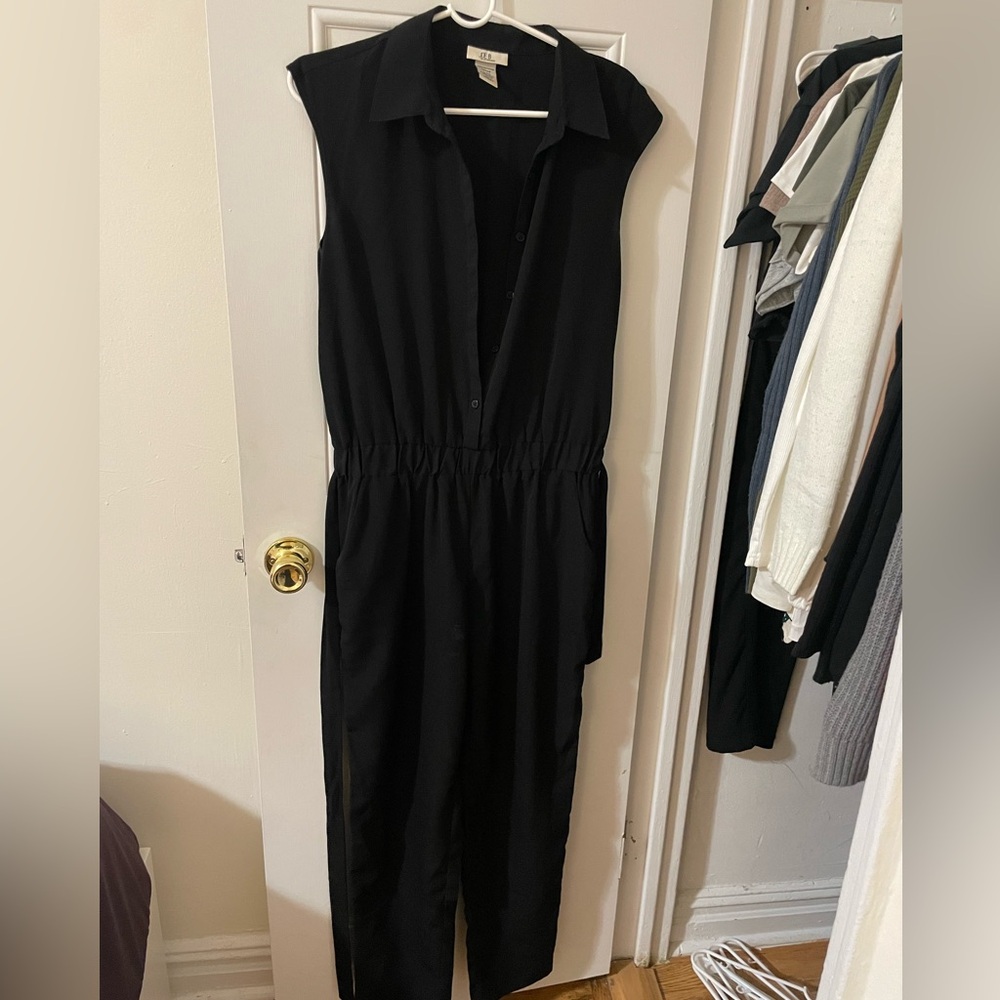 Women’s Black Sleeveless Jump Suit Size large